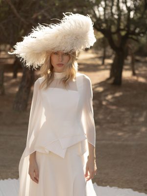vestido de novia con capa